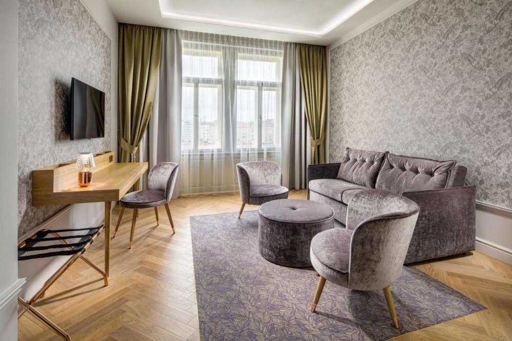 Room image 3
